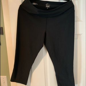 Nike dri fit cropped leggings